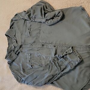 Calvin Klein sage L button up soft soft soft